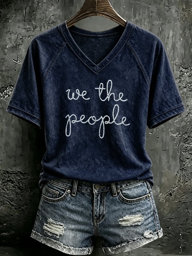 V Neck Retro We The People No Kings Print T-Shirt