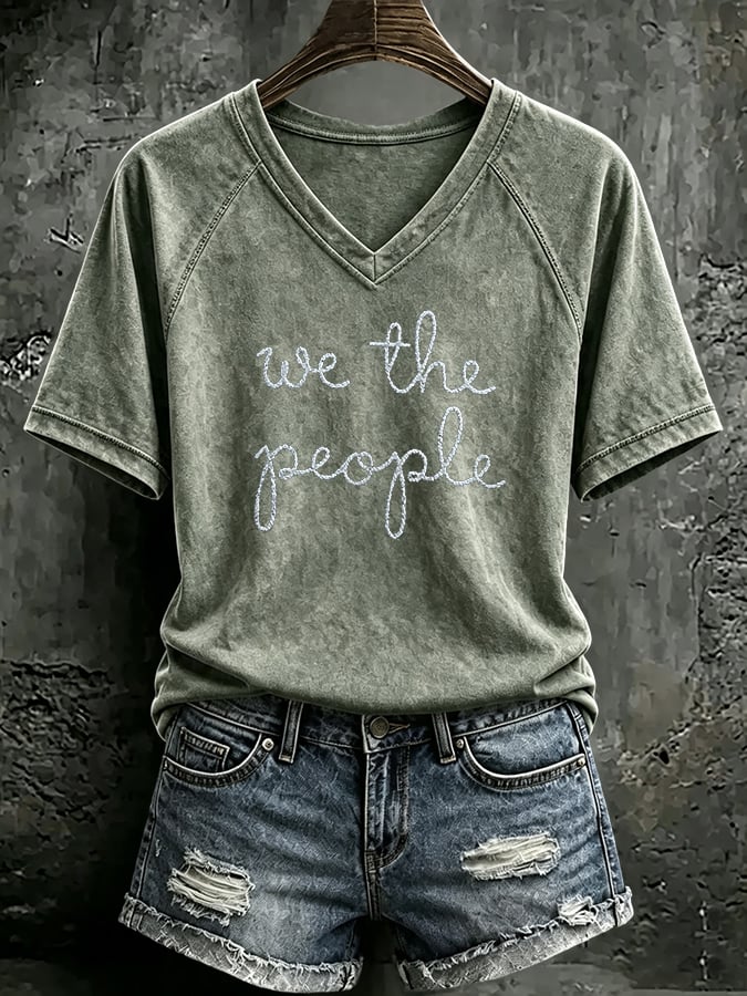 V Neck Retro We The People No Kings Print T-Shirt