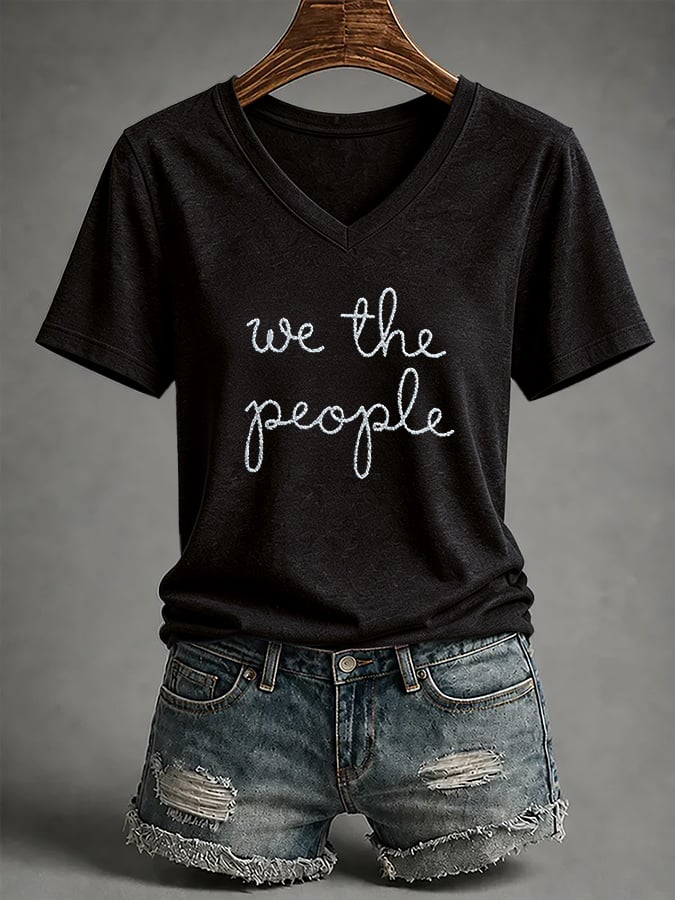 V-Neck Retro We The People No Kings Print T-Shirt
