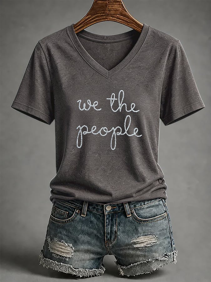 V-Neck Retro We The People No Kings Print T-Shirt