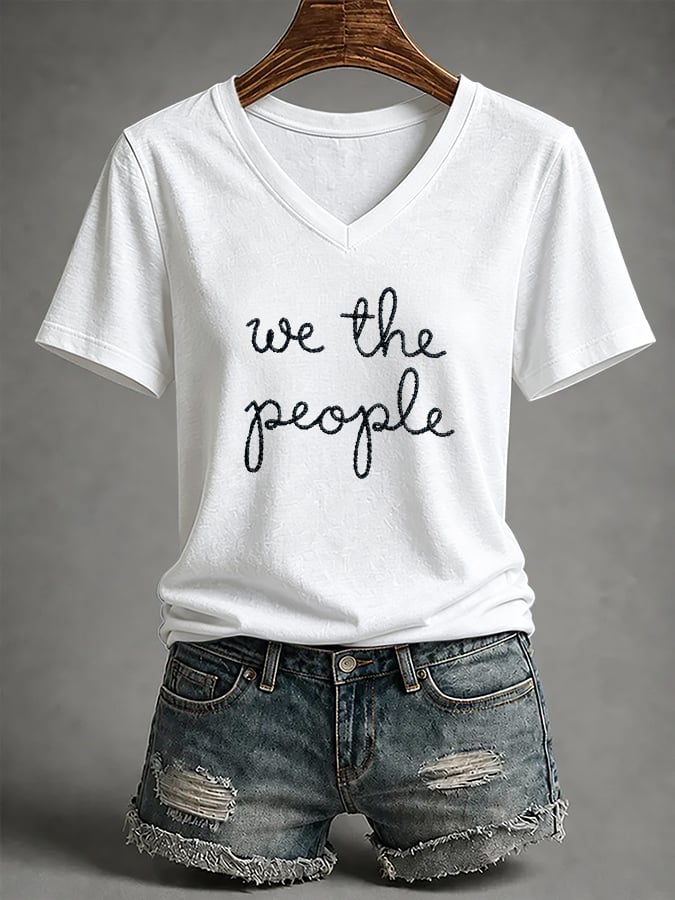 V-Neck Retro We The People No Kings Print T-Shirt